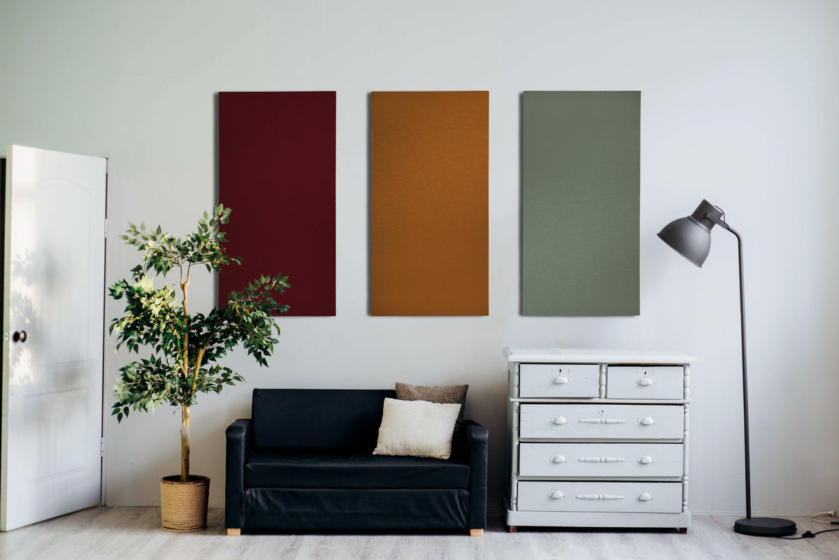 Interieur met drieluik linnen akoestische panelen
