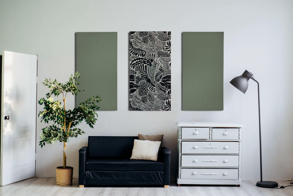 Interieur met drie akoestische panelen