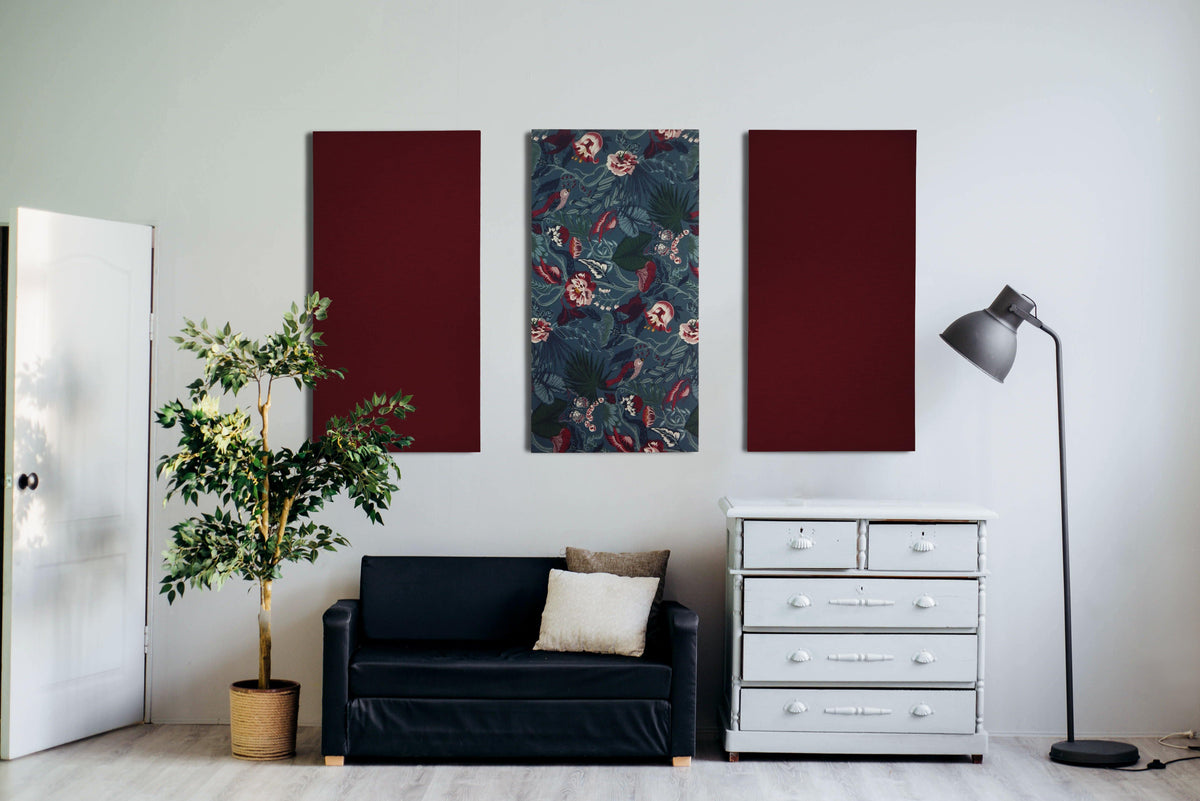 Interieur met drieluik akoestische wandpanelen