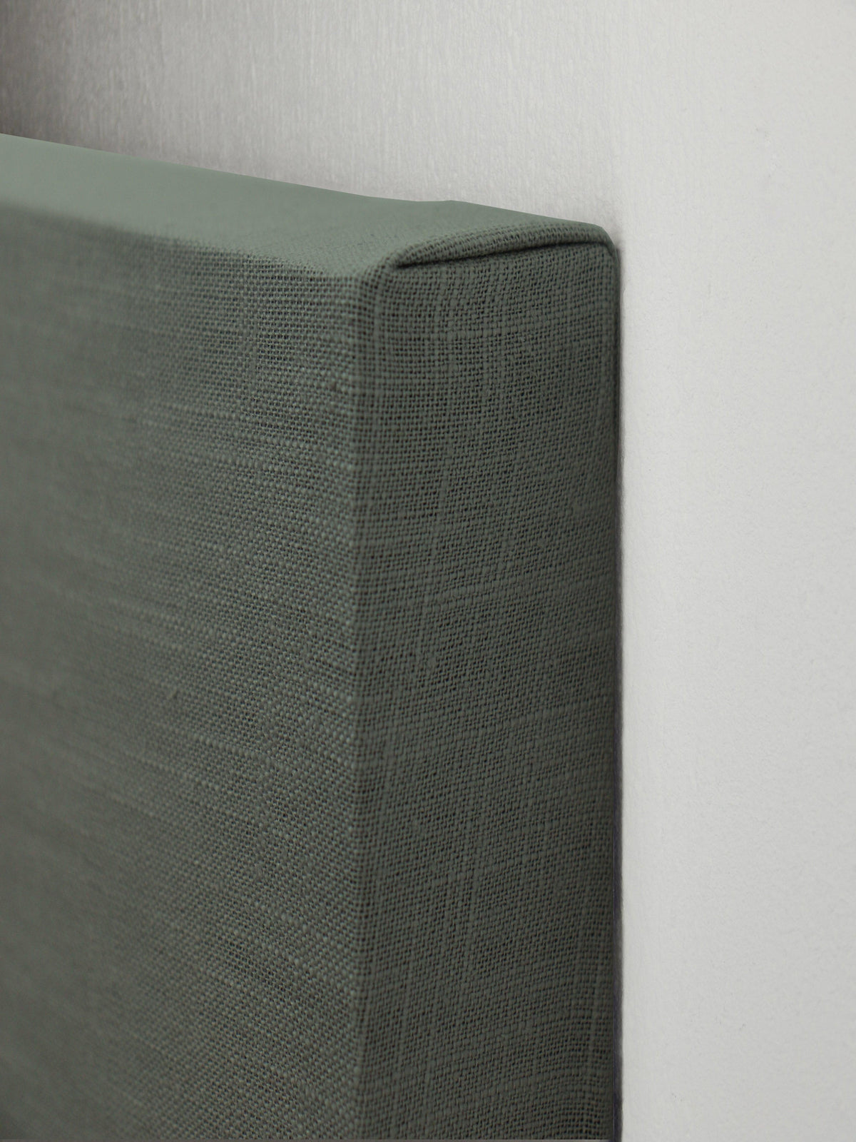 Close up mosgroen akoestisch wandpaneel