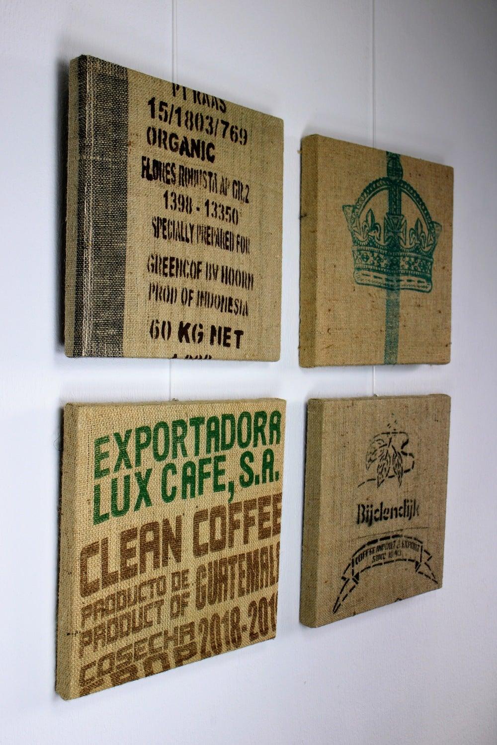 Set wandpanelen voor koffiezaak