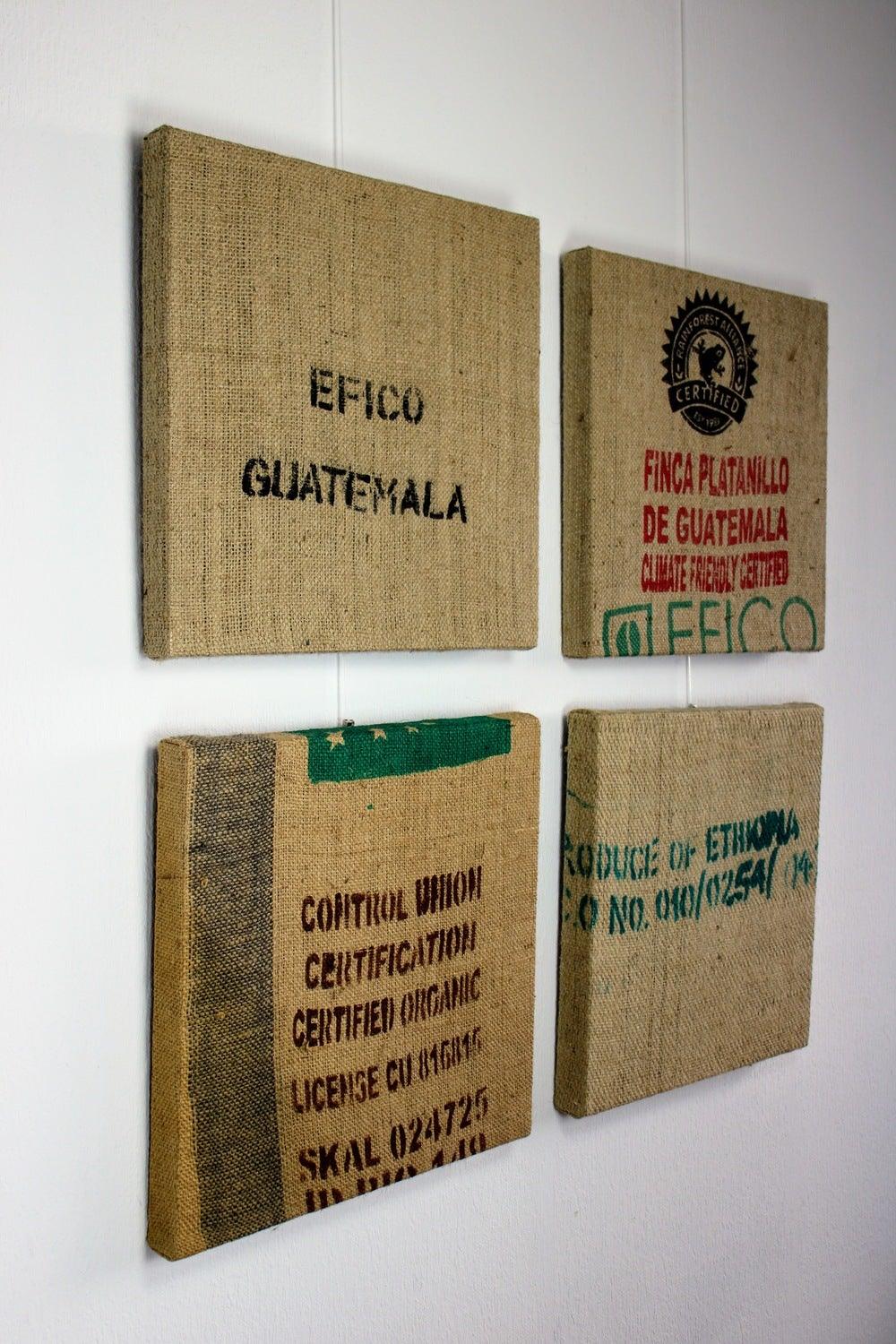 Koffiezakken als akoestische wandpanelen